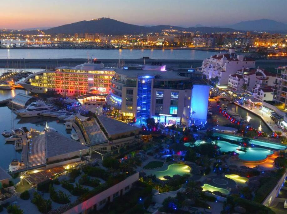 Gibraltar Luxury With Rooftop Pools & Views Екстер'єр фото
