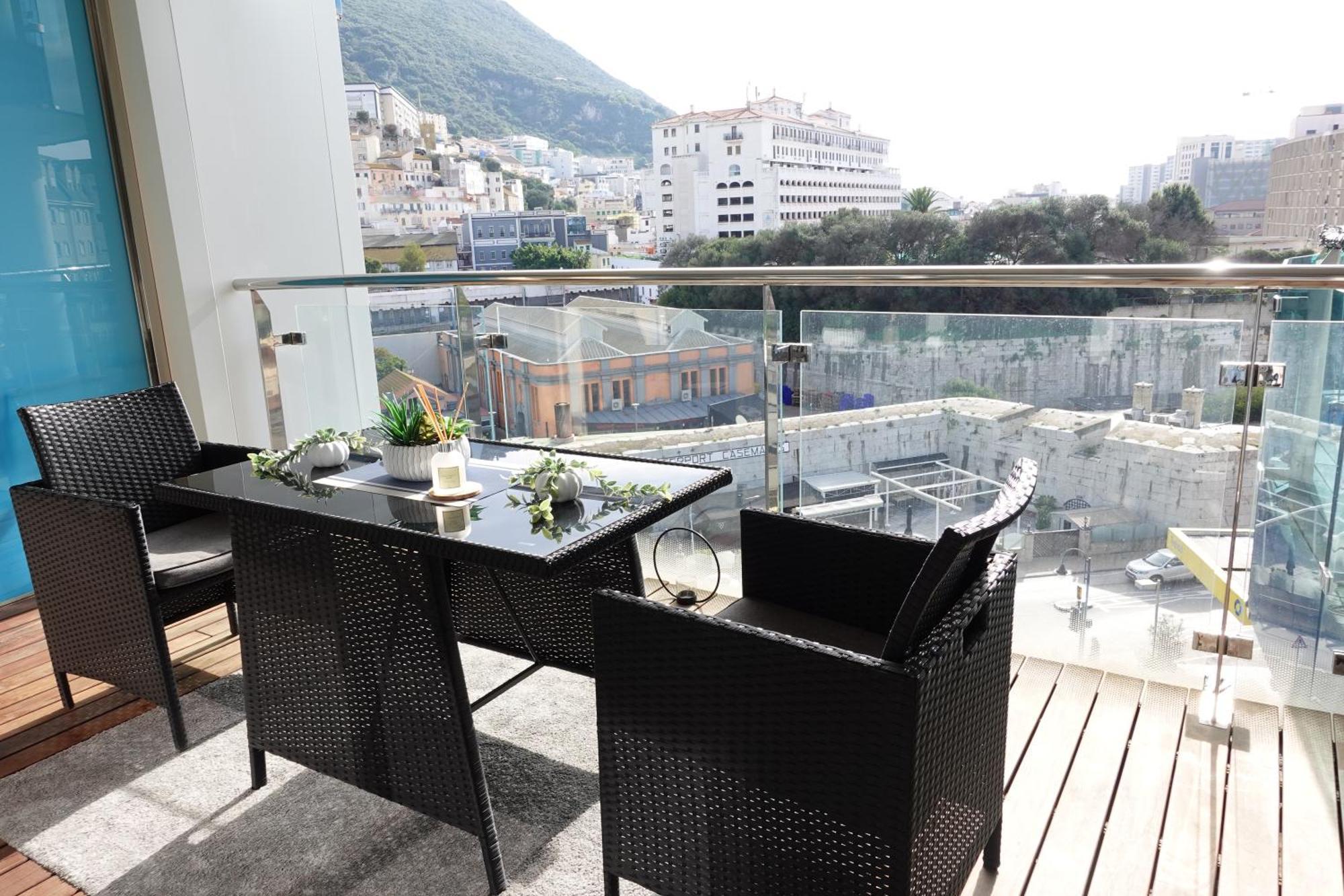 Gibraltar Luxury With Rooftop Pools & Views Екстер'єр фото